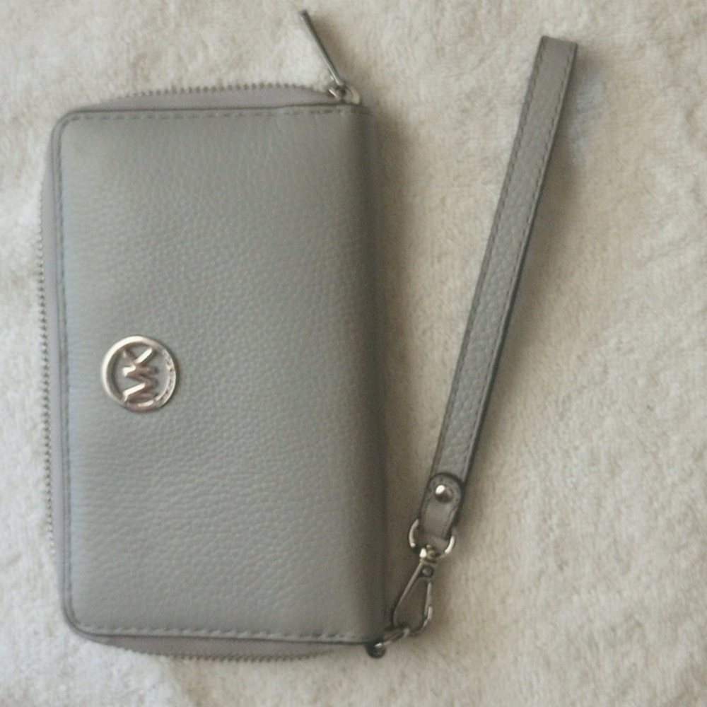 Michael Kors Leather Gray Wallet Like New